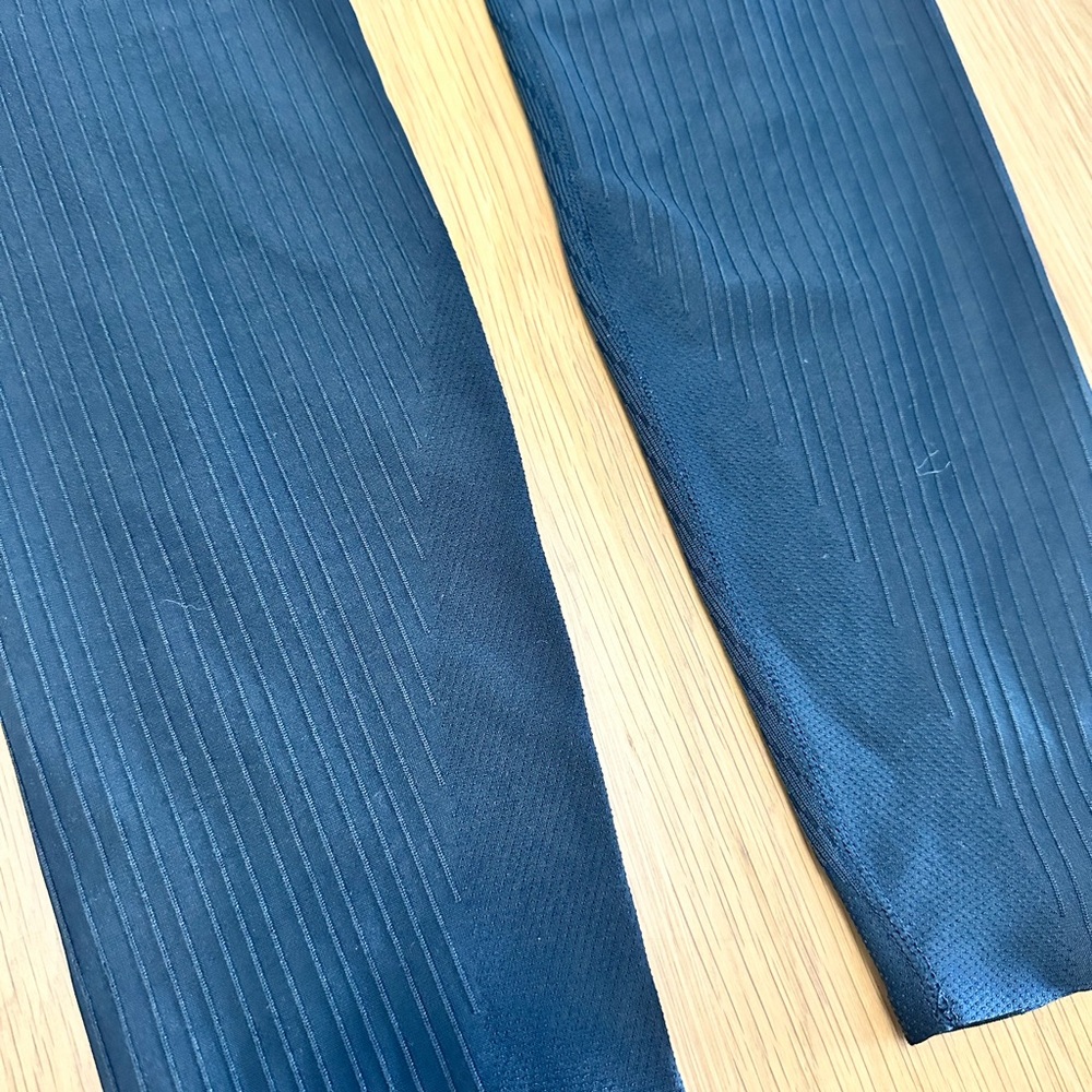 Nike High Waist Leggings Size Small Black - Picture 10 of 12